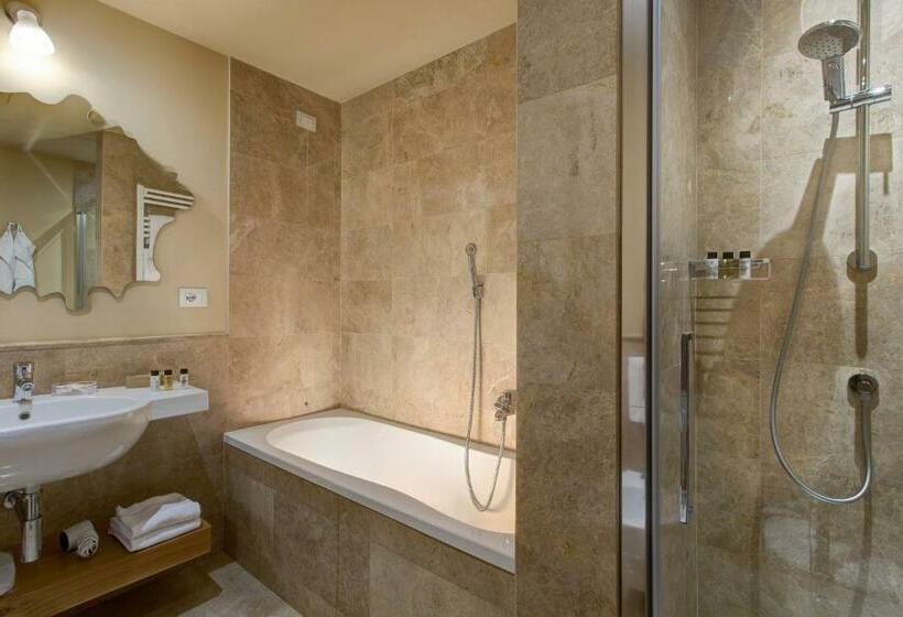 سوییت, Grand Hotel Cavour