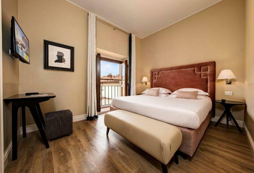سوییت لوکس, Grand Hotel Cavour