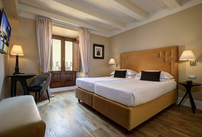 اتاق خانوادگی, Grand Hotel Cavour