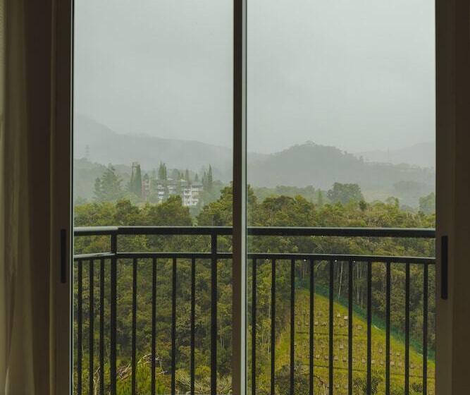 اتاق لوکس چهار تخته, Heritage Hotel Cameron Highlands