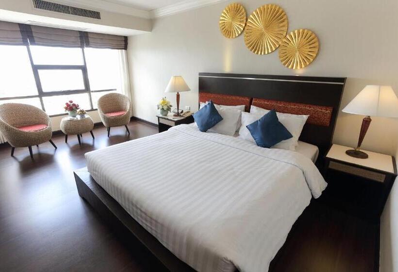 اتاق لوکس, Amora Thapae Hotel Chiang Mai