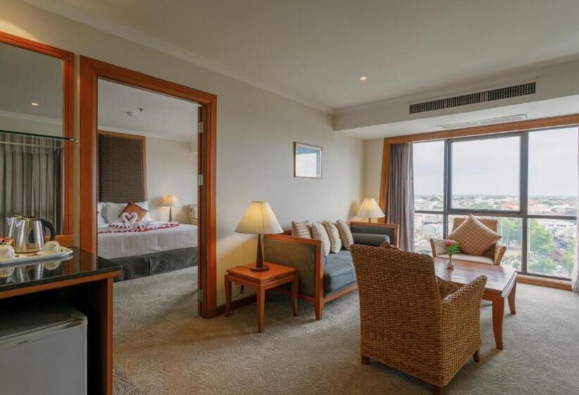 سوییت, Amora Thapae Hotel Chiang Mai