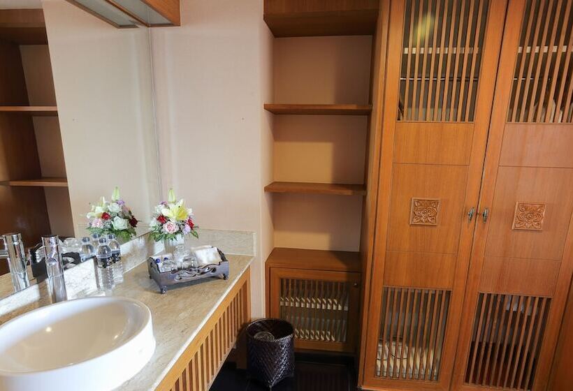 سوییت, Amora Thapae Hotel Chiang Mai