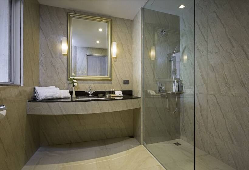 اتاق لوکس با چشم‌انداز استخر, Aonang Villa Resort I Beach Front