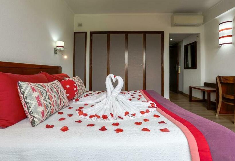 Romantic Room, Arangues