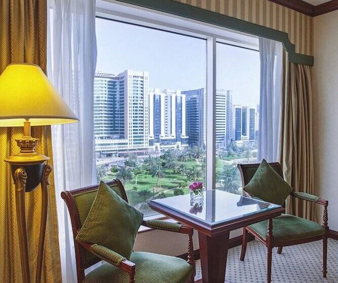 اتاق کلاب, Corniche Hotel Abu Dhabi