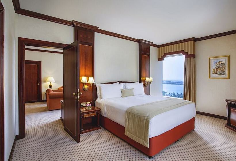 اتاق کلاب, Corniche Hotel Abu Dhabi