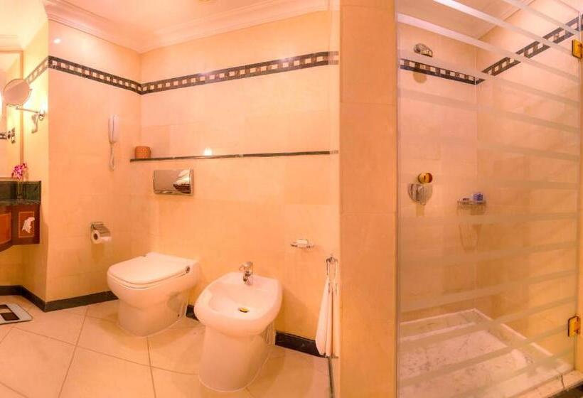 سوییت اجرایی, Corniche Hotel Abu Dhabi