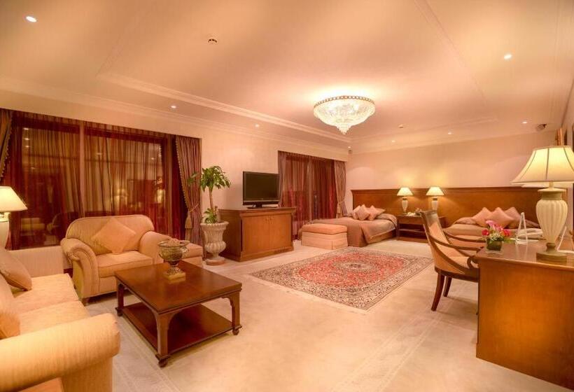سوئیت رویال, Corniche Hotel Abu Dhabi