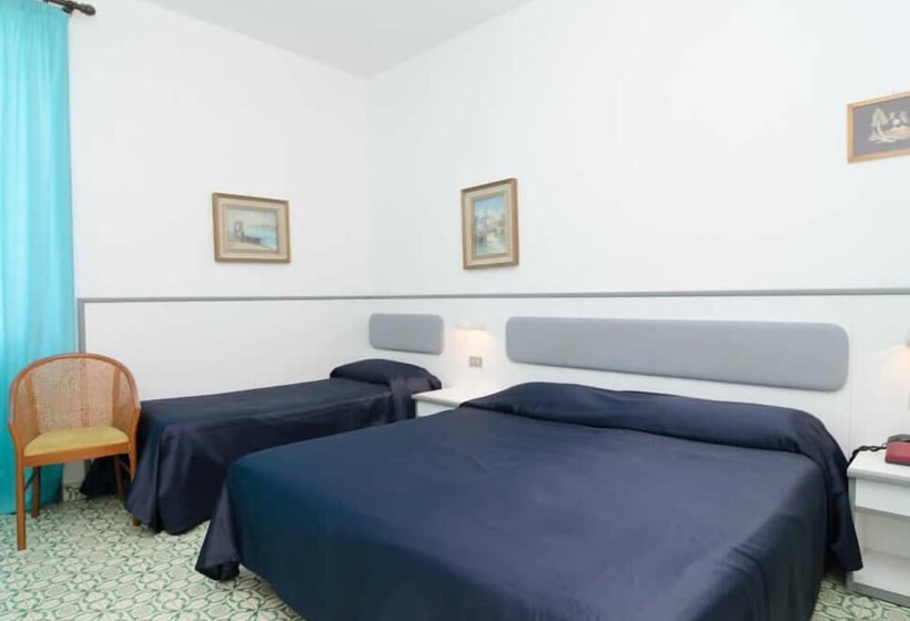اتاق استاندارد سه نفره, Flora Wellness & Beauty