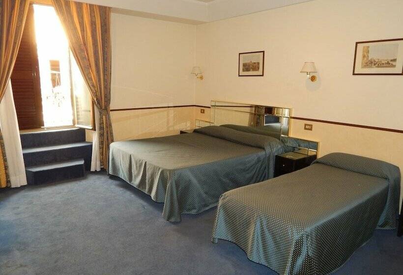 Standard Triple Room, Garda