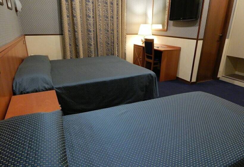 Standard Triple Room, Garda