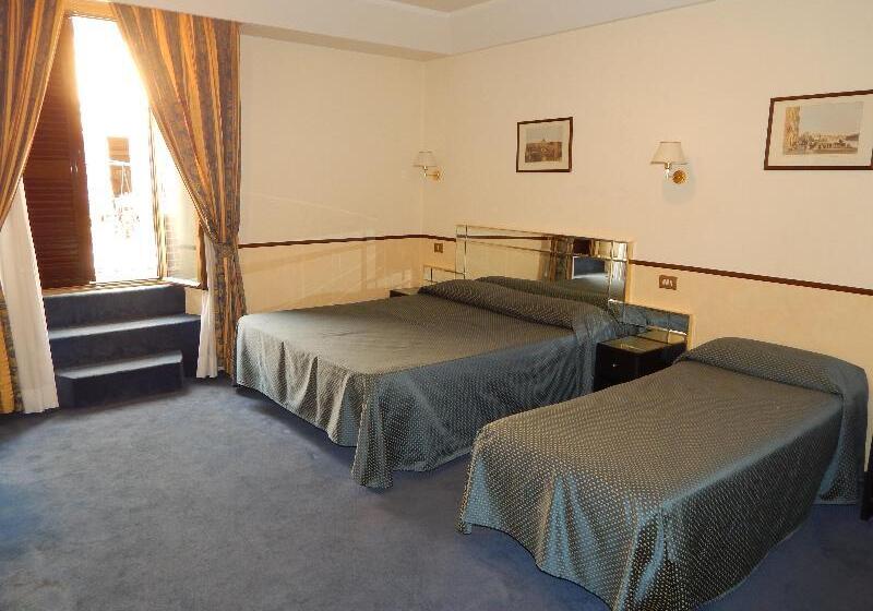 Standard Triple Room, Garda