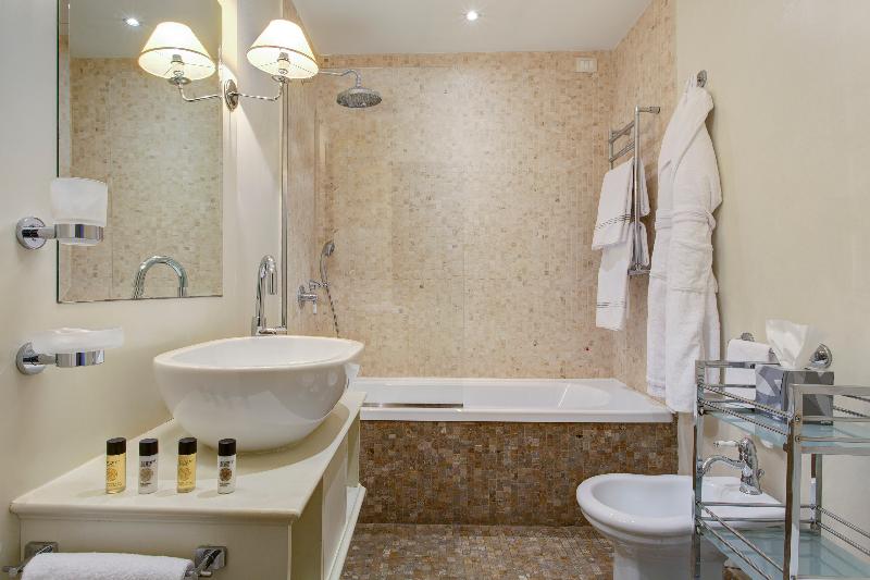 سوییت جونیور, Grand Hotel Cavour