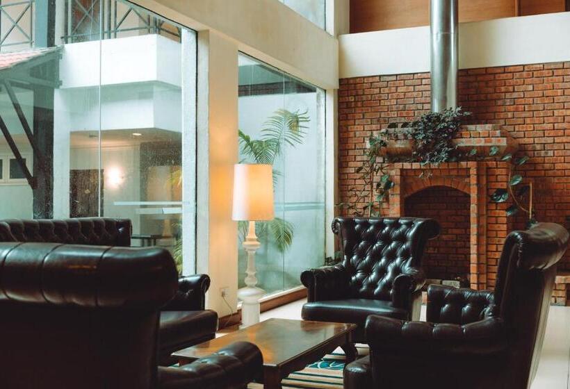 اتاق لوکس چهار تخته, Heritage Hotel Cameron Highlands