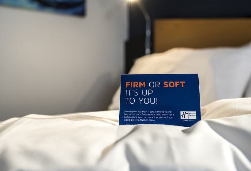 اتاق استاندارد, Holiday Inn Express Cambridge, An Ihg