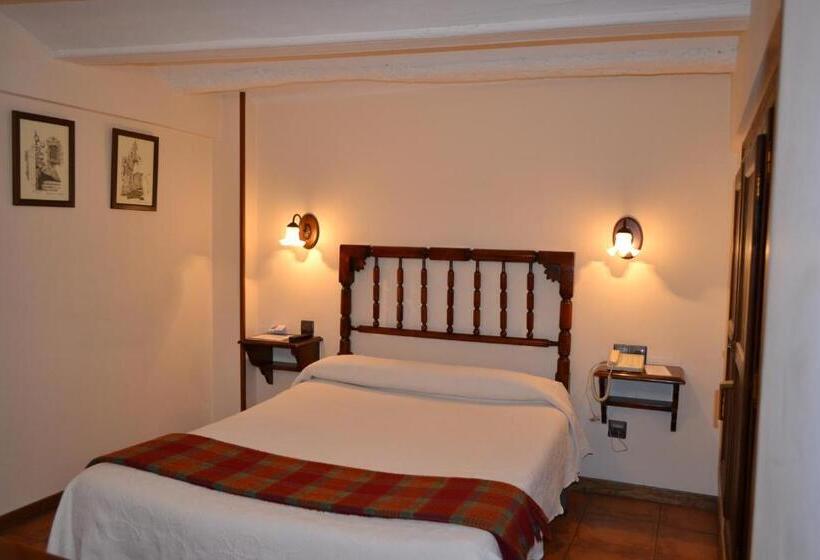 Chambre Economy, Hostal Santa Agueda