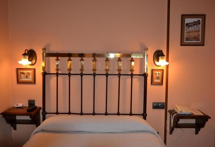 Chambre Economy, Hostal Santa Agueda