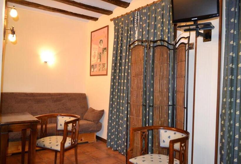 Chambre Standard, Hostal Santa Agueda