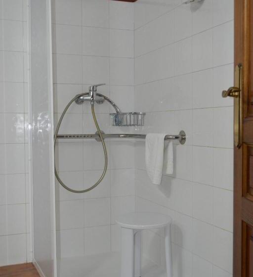 Chambre Triple Standard, Hostal Santa Agueda