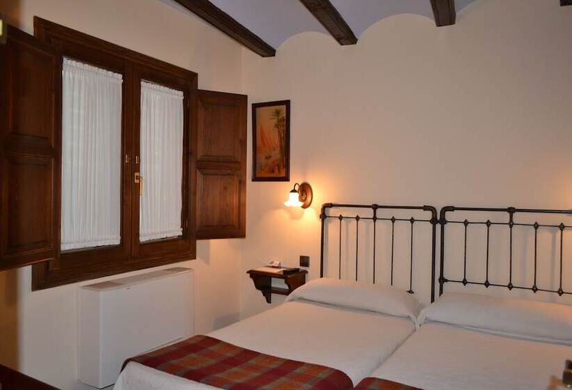 اتاق اکونومی, Hostal Santa Agueda