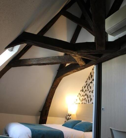 اتاق استاندارد سه نفره, Hôtel Le Blason