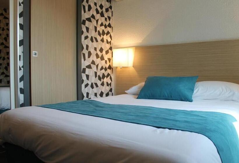 اتاق استاندارد چهار تخته, Hôtel Le Blason