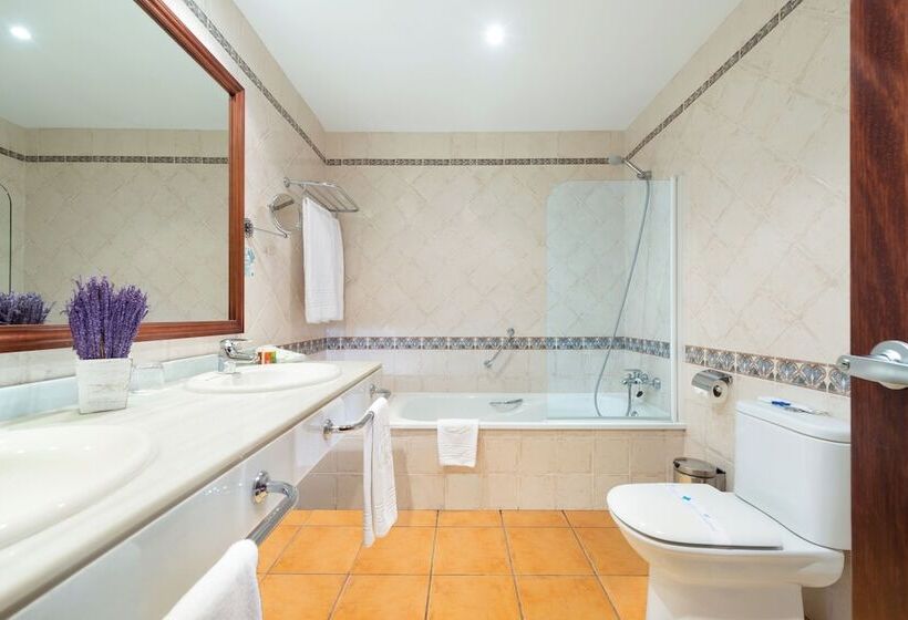 اتاق استاندارد با تراس و چشم‌انداز دریا, Ipv Palace & Spa   Adults Recommended