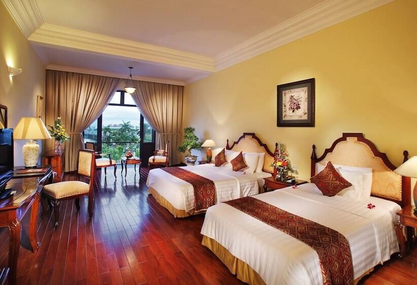 Premium room with river view, Saigon Morin