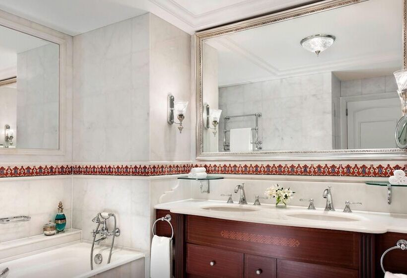 اتاق کلاب, The Ritz Carlton, Istanbul At The Bosphorus