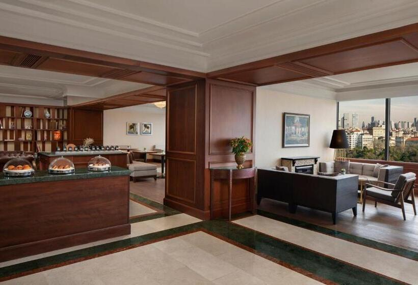 سوئیت کلاب, The Ritz Carlton, Istanbul At The Bosphorus