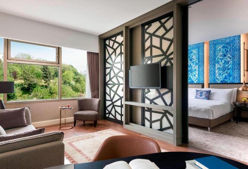 سوئیت کلاب, The Ritz Carlton, Istanbul At The Bosphorus