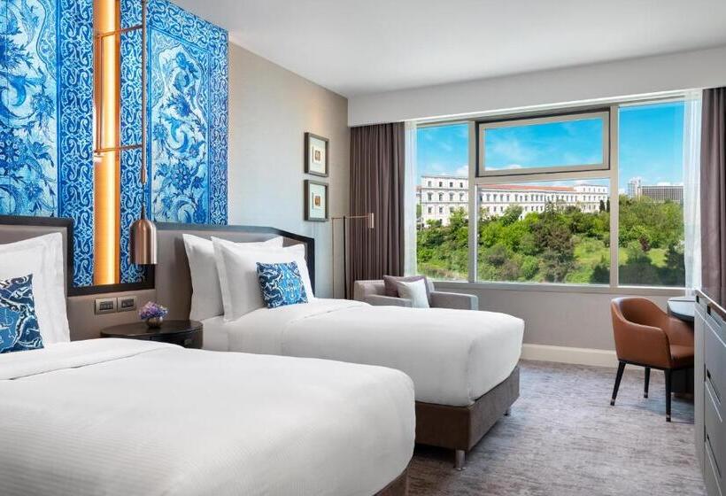 اتاق کلاب, The Ritz Carlton, Istanbul At The Bosphorus