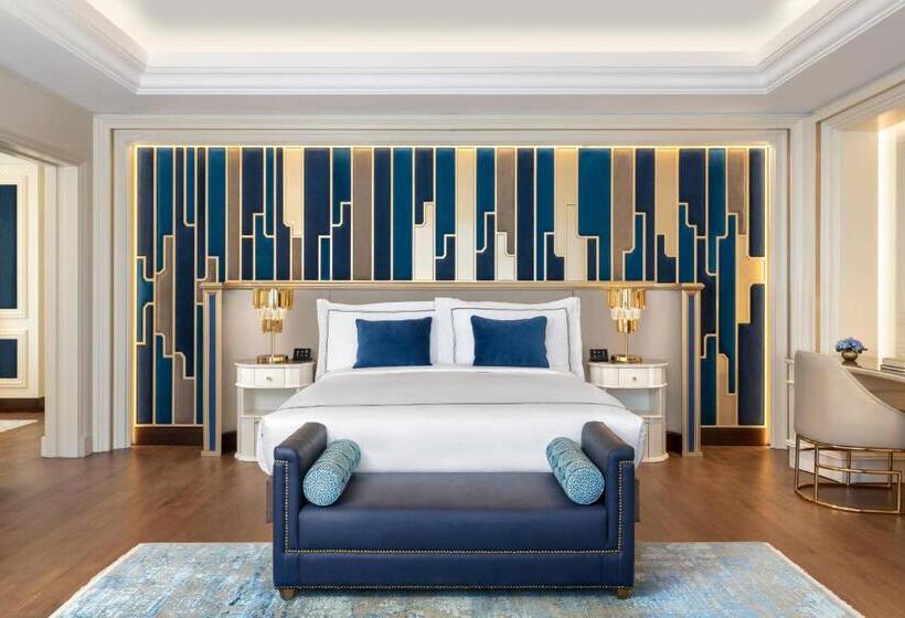 سوئیت کلوب با چشم‌انداز, The Ritz Carlton, Istanbul At The Bosphorus