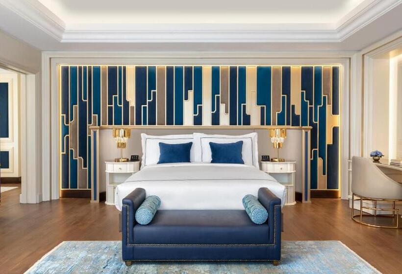 سوئیت کلوب با چشم‌انداز, The Ritz Carlton, Istanbul At The Bosphorus