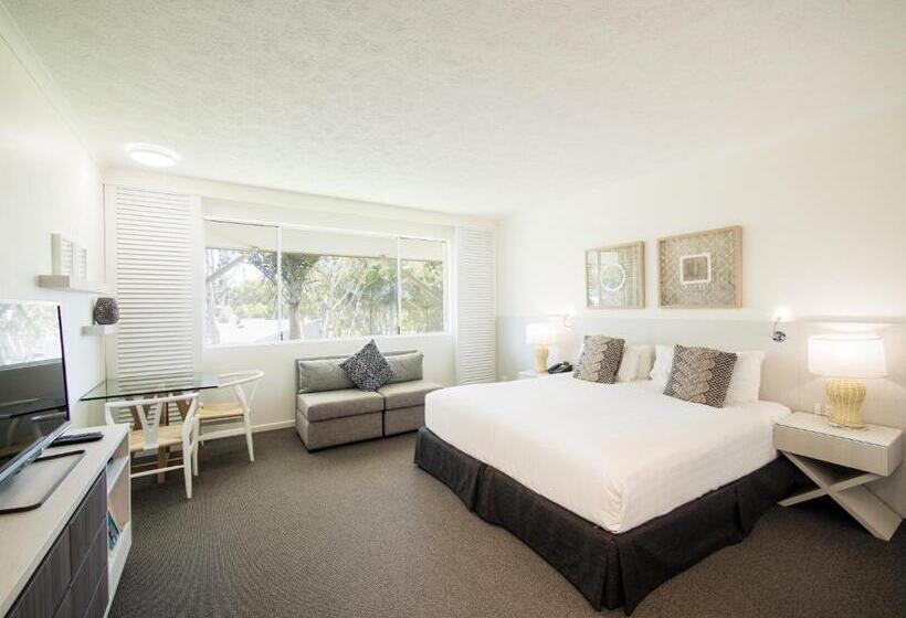 带大床的行政房间, Oaks Sunshine Coast Oasis Resort