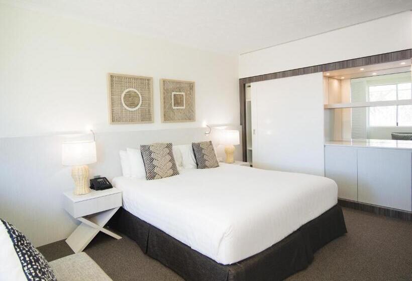 带大床的行政房间, Oaks Sunshine Coast Oasis Resort
