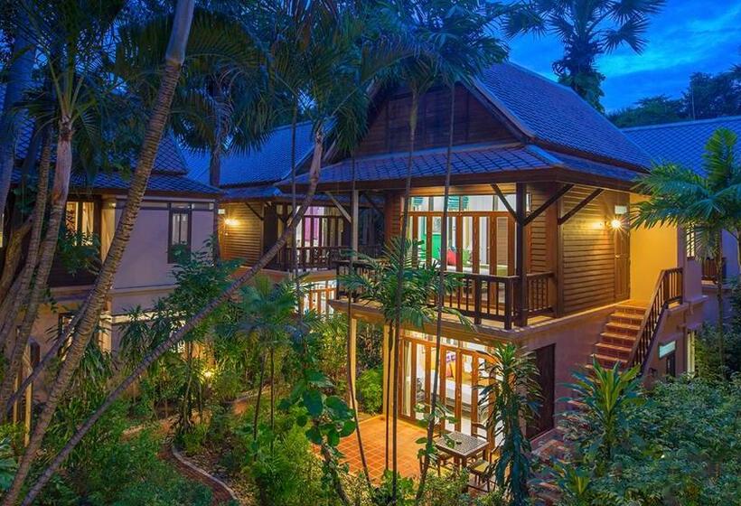 اتاق استاندارد با چشم‌انداز استخر, Rabbit Resort Pattaya