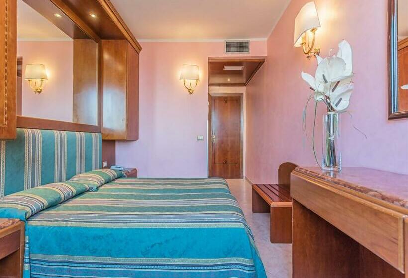 Chambre Standard, Raeli  Siracusa