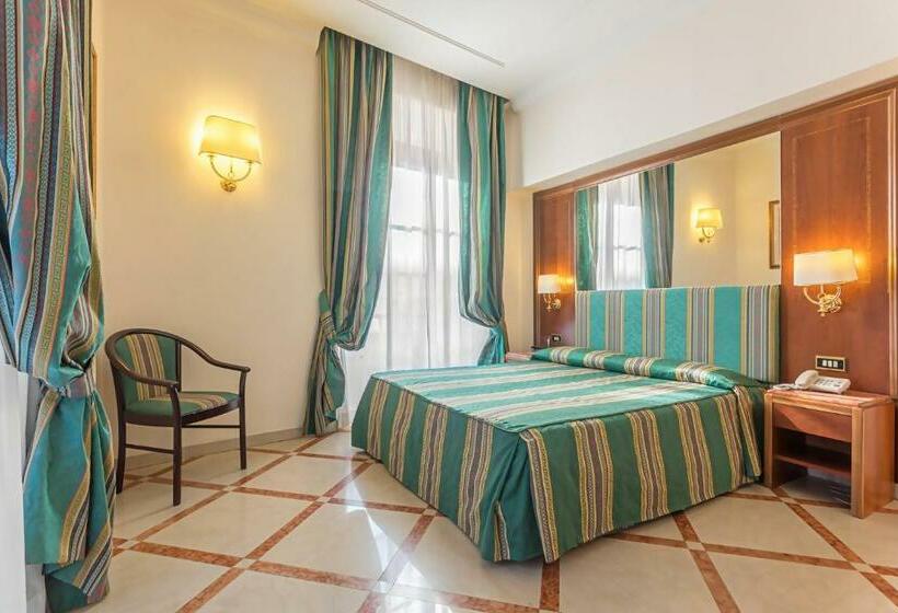 اتاق سوپریور با چشم‌انداز شهر, Raeli Hotel Siracusa
