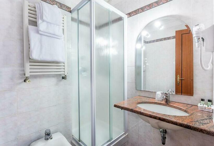 اتاق اکونومی, Raeli Hotel Siracusa