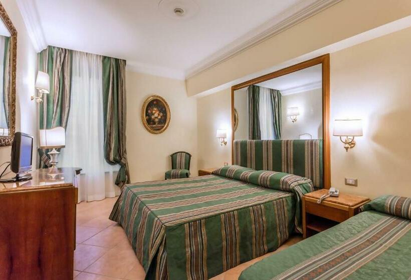 Standard Triple Room, Raeli  Siracusa