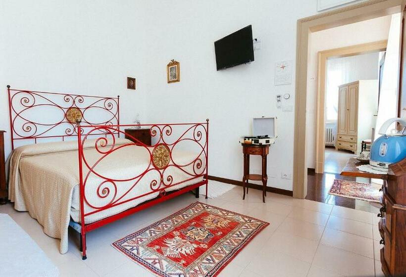 سوییت خانوادگی, Villa Francesca Luxury