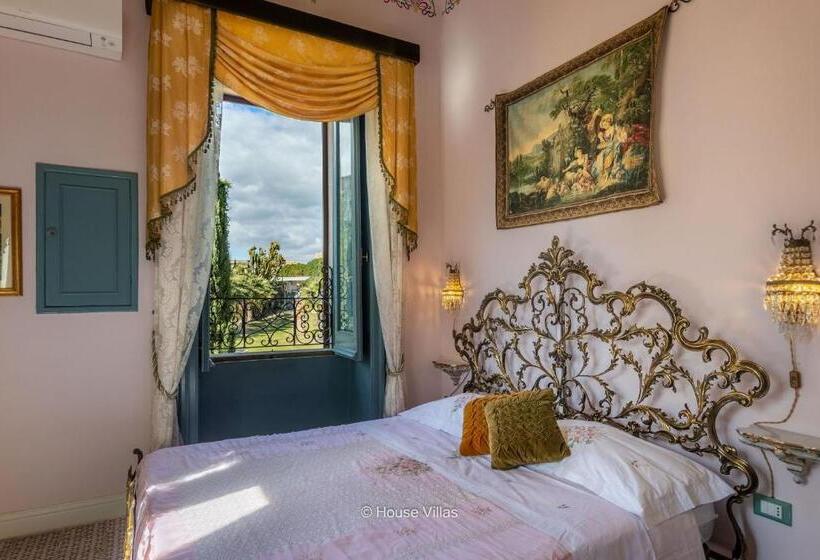 اتاق لوکس با بالکن و چشم‌انداز دریا, Villa Nicolaci   Liberty Suites