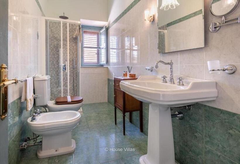 سوییت جونیور با چشم‌انداز دریا, Villa Nicolaci   Liberty Suites