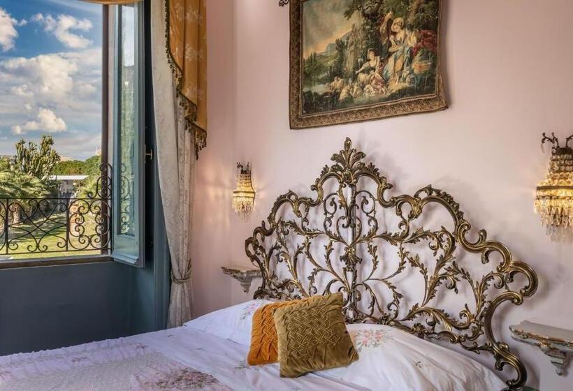 اتاق لوکس با بالکن و چشم‌انداز دریا, Villa Nicolaci   Liberty Suites