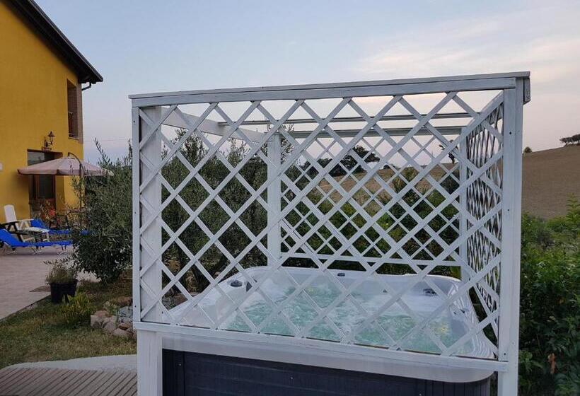 آپارتمان 1 خوابه با تراس, Agriturismo La Stradaccia