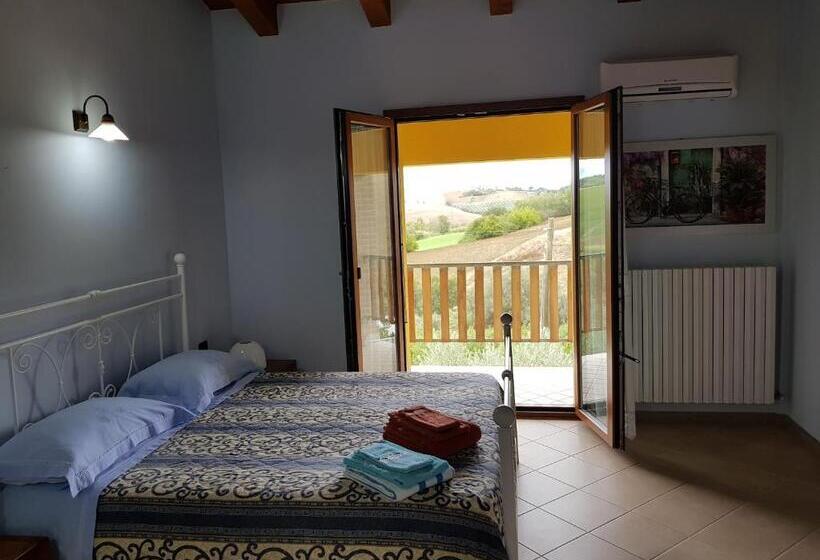 آپارتمان 1 خوابه با تراس, Agriturismo La Stradaccia
