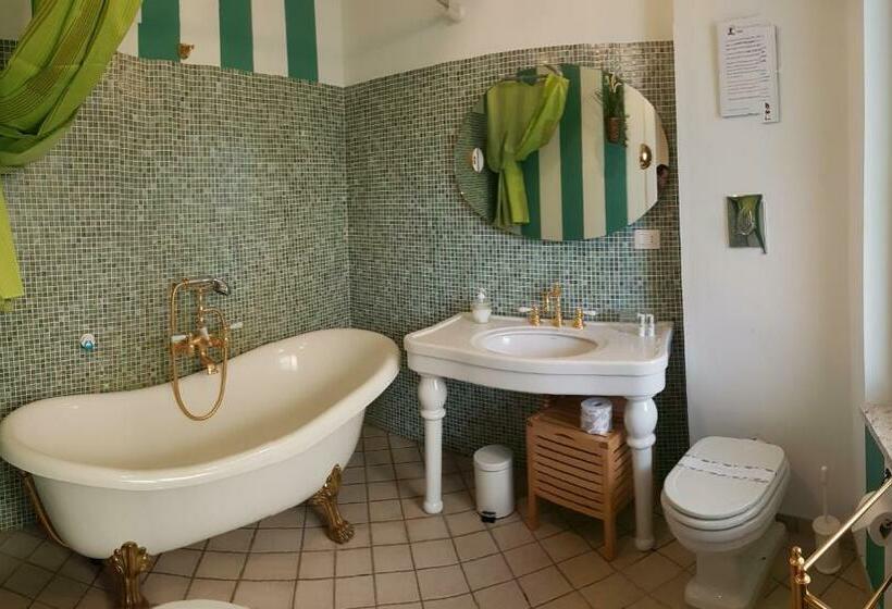 اتاق استاندارد چهار تخته, B&b Torre Dei Saraceni