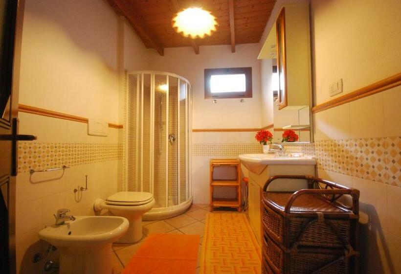 اتاق اکونومی, B&b Su Narboni Mannu E4247